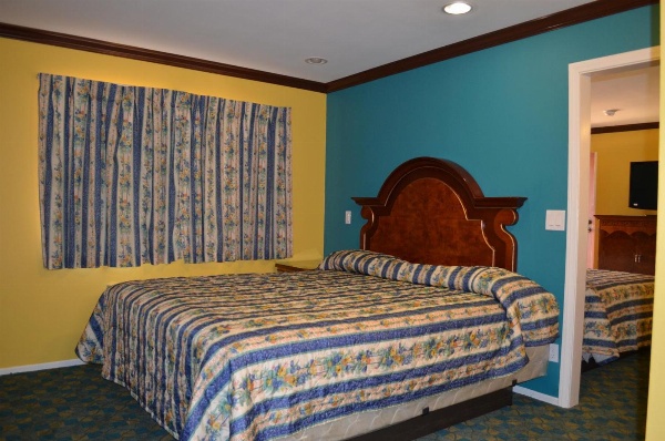 Cloud 9 Inn LAX image 3